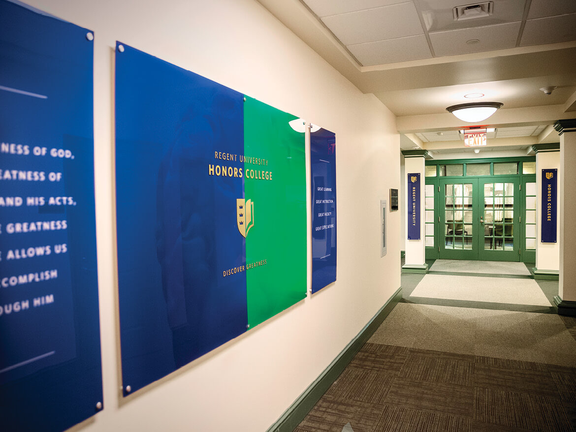 Honors College signs in Regent University.